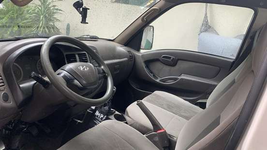 HYUNDAI-HR-2.5 LONGO SEM CAÇAMBA 4X2 16V 130CV TURBO INTERCOOLER DIESEL 2P MANUAL HYUNDAI-HR-2012