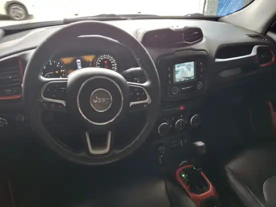 JEEP-RENEGADE-2.0 16V TURBO DIESEL TRAILHAWK 4P 4X4 AUTOMÁTICO JEEP-RENEGADE-2016