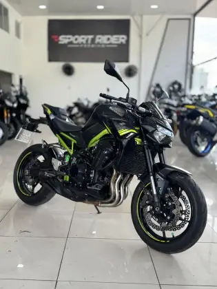 KAWASAKI Z900 