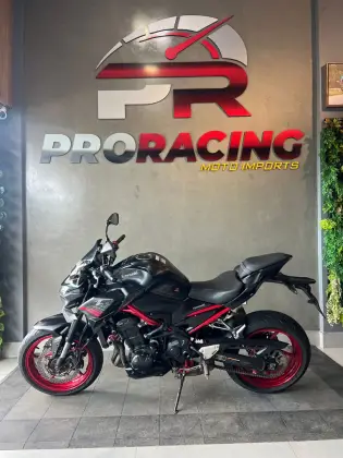 KAWASAKI Z900 