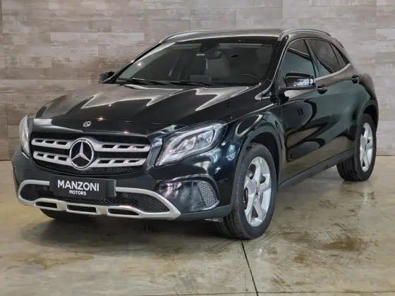 MERCEDES-BENZ GLA 200 1.6 CGI FLEX ADVANCE 7G-DCT