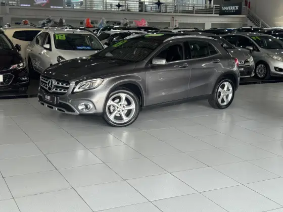 MERCEDES-BENZ GLA 200 1.6 CGI FLEX ENDURO 7G-DCT
