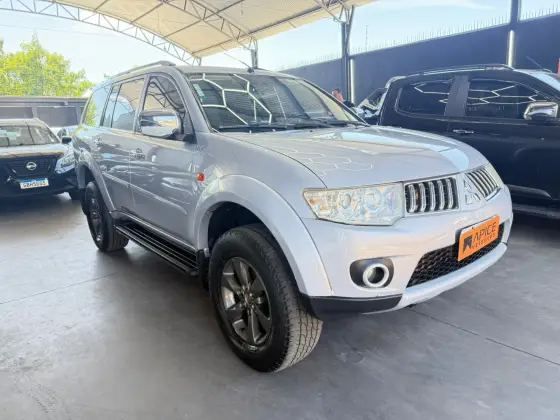 MITSUBISHI PAJERO DAKAR 3.2 HPE 4X4 7 LUGARES 16V TURBO INTERCOOLER DIESEL 4P AUTOMÁTICO