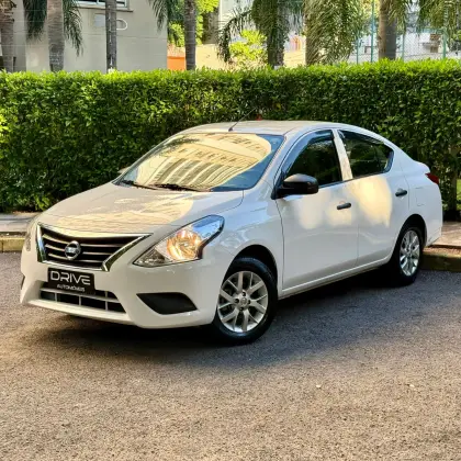 NISSAN VERSA 1.6 16V FLEXSTART V-DRIVE PLUS XTRONIC NISSAN VERSA 1.6 16V FLEXSTART V-DRIVE PLUS XTRONIC