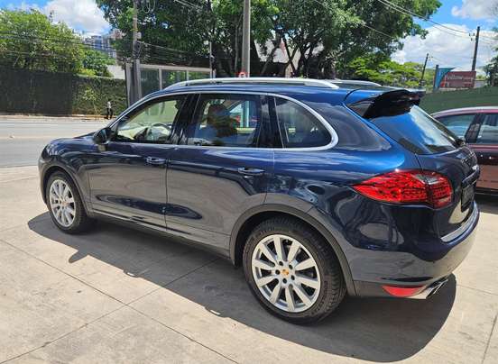 PORSCHE-CAYENNE-2013
