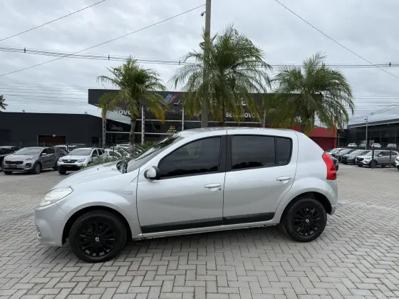 RENAULT SANDERO 1.6 PRIVILÉGE 16V FLEX 4P AUTOMÁTICO