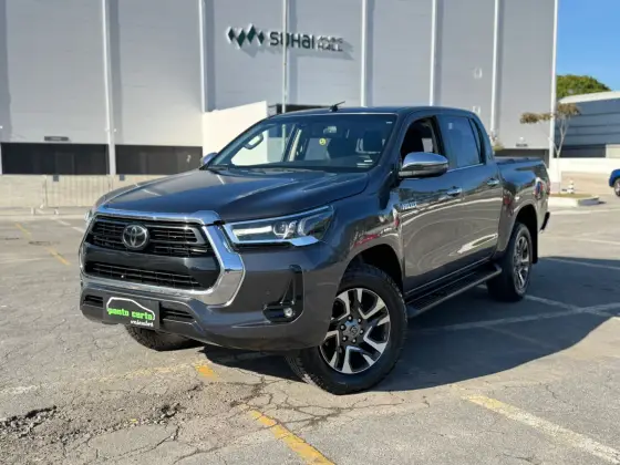 TOYOTA HILUX 2.8 D-4D TURBO DIESEL CD SRX 4X4 AUTOMÁTICO