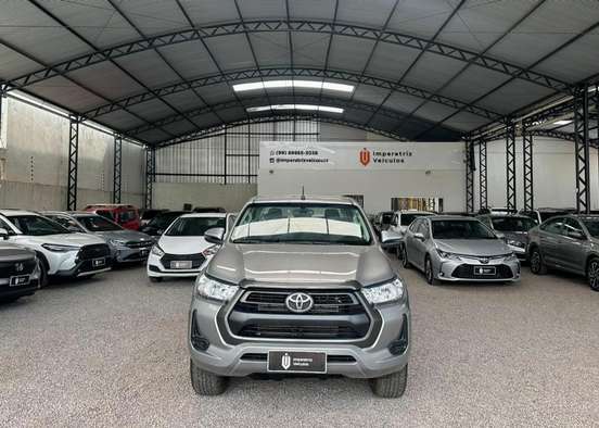 TOYOTA-HILUX-2021