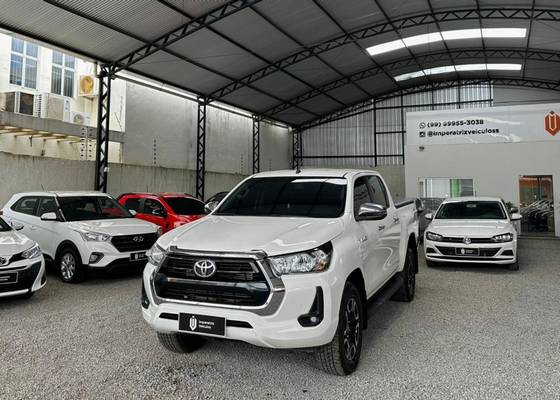 TOYOTA HILUX 2.8 D-4D TURBO DIESEL CD SRV 4X4 AUTOMÁTICO