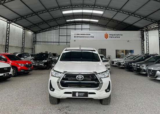 TOYOTA-HILUX-2023