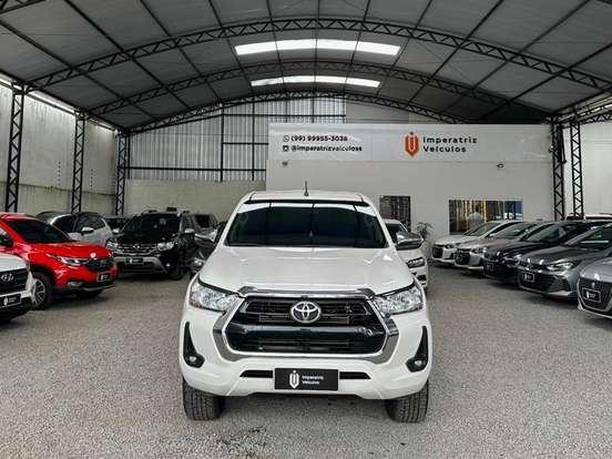 TOYOTA-HILUX-2.8 D-4D TURBO DIESEL CD SRV 4X4 AUTOMÁTICO TOYOTA-HILUX-2023