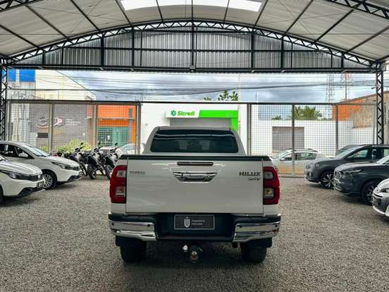 TOYOTA-HILUX-2.8 D-4D TURBO DIESEL CD SRV 4X4 AUTOMÁTICO TOYOTA-HILUX-2023