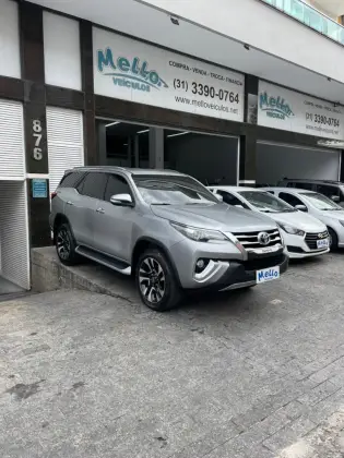 TOYOTA HILUX SW4 2.8 SRX 4X4 16V TURBO INTERCOOLER DIESEL 4P AUTOMÁTICO