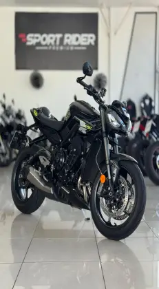TRIUMPH STREET TRIPLE RS ABS 