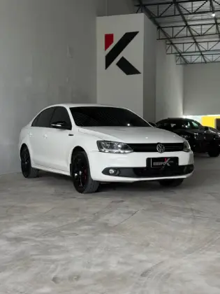 VOLKSWAGEN JETTA 2.0 COMFORTLINE FLEX 4P TIPTRONIC