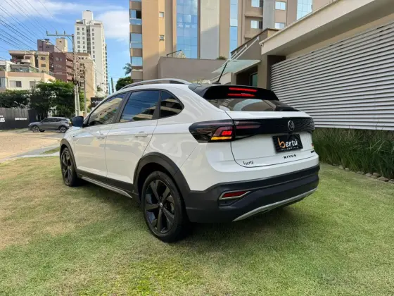 VOLKSWAGEN NIVUS 1.0 200 TSI TOTAL FLEX HIGHLINE AUTOMÁTICO