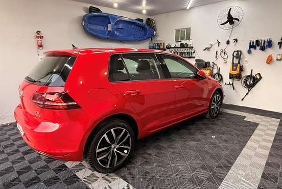 VOLKSWAGEN-GOLF-2014