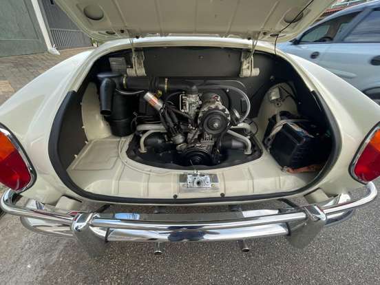 VOLKSWAGEN-KARMANN-GHIA-1969