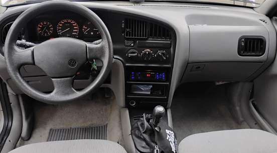 VOLKSWAGEN-LOGUS-1994