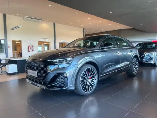 AUDI-Q8-2025