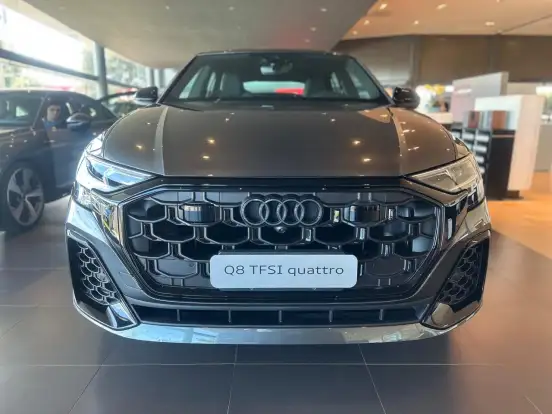 AUDI-Q8-2025