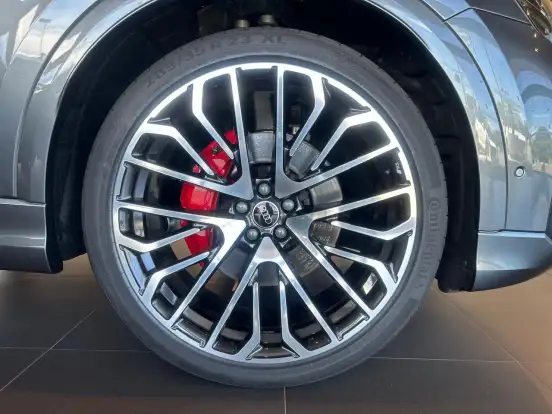 AUDI-Q8-2025