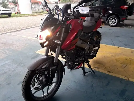 BAJAJ DOMINAR 200 