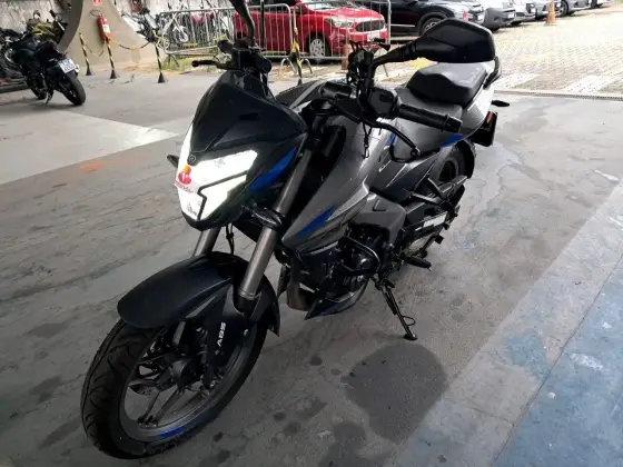 BAJAJ DOMINAR NS200 