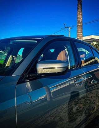 BMW-320i-2024