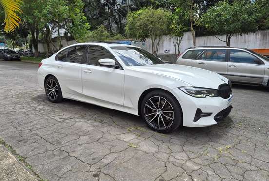 BMW-320i-2020