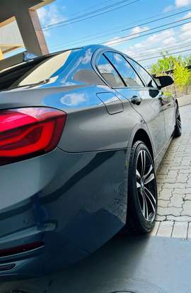 BMW-320i-2018