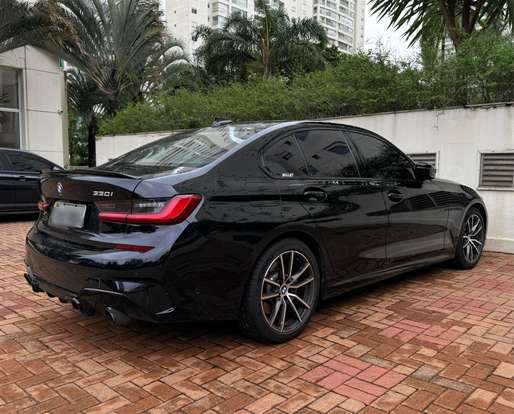 BMW-330i-2019