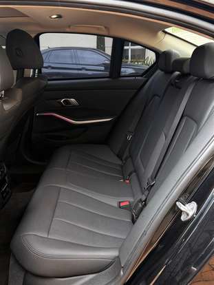 BMW-330i-2019