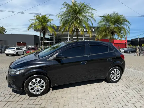 CHEVROLET ONIX 1.4 MPFI LT 8V FLEX 4P MANUAL CHEVROLET ONIX 1.4 MPFI LT 8V FLEX 4P MANUAL
