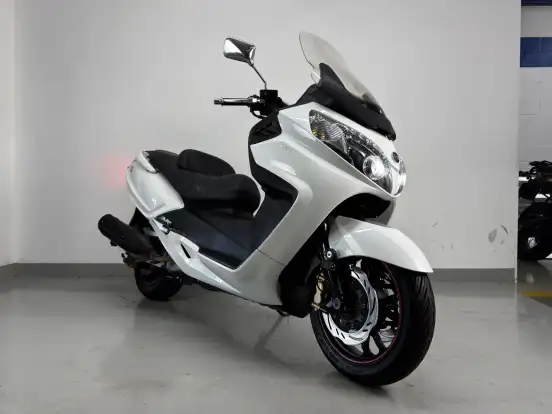 DAFRA-MAXSYM 400i-2014