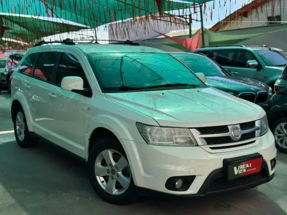 FIAT FREEMONT 2.4 PRECISION 16V GASOLINA 4P AUTOMÁTICO