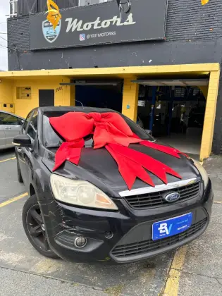 FORD FOCUS 2.0 GLX SEDAN 16V GASOLINA 4P MANUAL