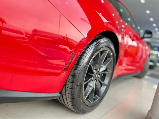 FORD-MUSTANG-2025