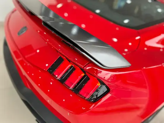 FORD-MUSTANG-2025