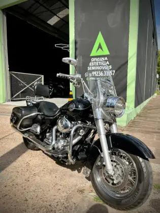 HARLEY-DAVIDSON ROAD KING CLASSIC 