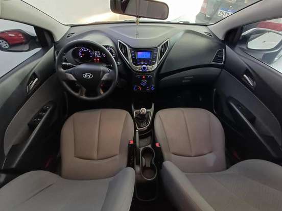 HYUNDAI-HB20S-2013