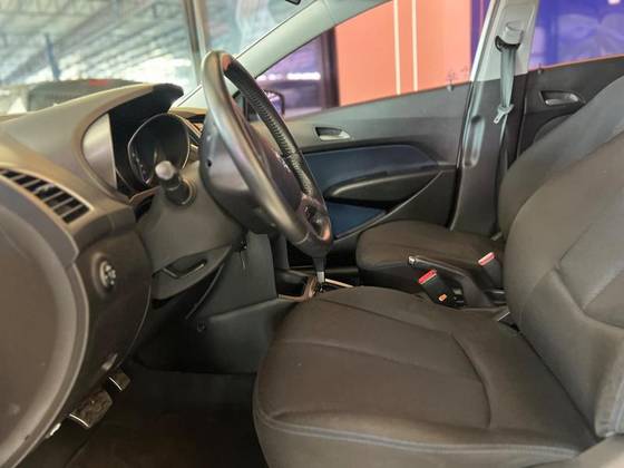 HYUNDAI HB20X 1.6 16V PREMIUM FLEX 4P AUTOMÁTICO