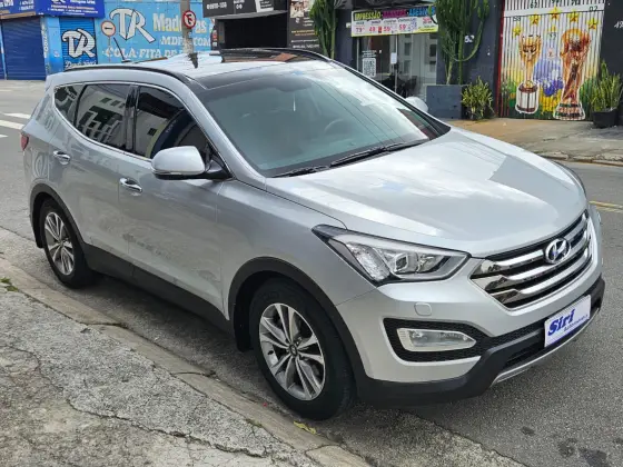 HYUNDAI SANTA FÉ 3.3 MPFI 4X4 7 LUGARES V6 270CV GASOLINA 4P AUTOMÁTICO HYUNDAI SANTA FÉ 3.3 MPFI 4X4 7 LUGARES V6 270CV GASOLINA 4P AUTOMÁTICO