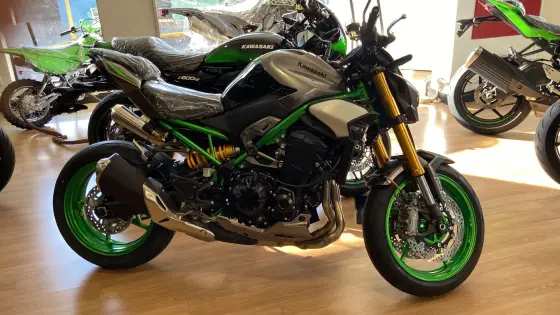 KAWASAKI Z900 R EDITION 