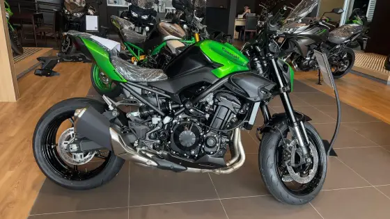 KAWASAKI Z900 