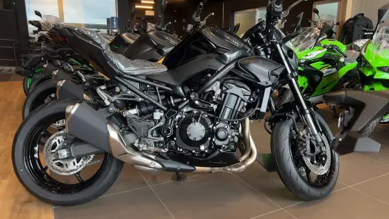 KAWASAKI Z900 