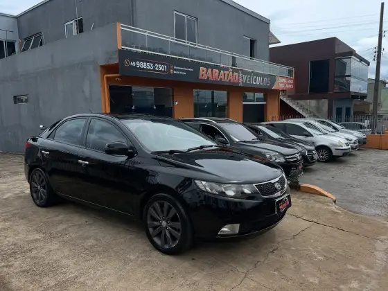 KIA CERATO 1.6 E.221 SEDAN 16V GASOLINA 4P AUTOMÁTICO