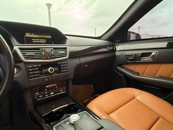 MERCEDES-BENZ-E 500-5.5 AVANTGARDE EXECUTIVE V8 GASOLINA 4P AUTOMÁTICO MERCEDES-BENZ-E 500-2009