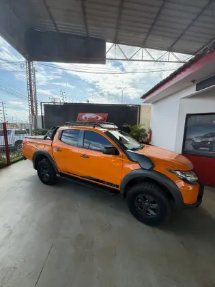 MITSUBISHI L200 TRITON 2.4 16V TURBO DIESEL SAVANA GLS CD 4X4 AUTOMÁTICO