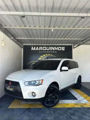 MITSUBISHI OUTLANDER 2.4 4X4 16V GASOLINA 4P AUTOMÁTICO